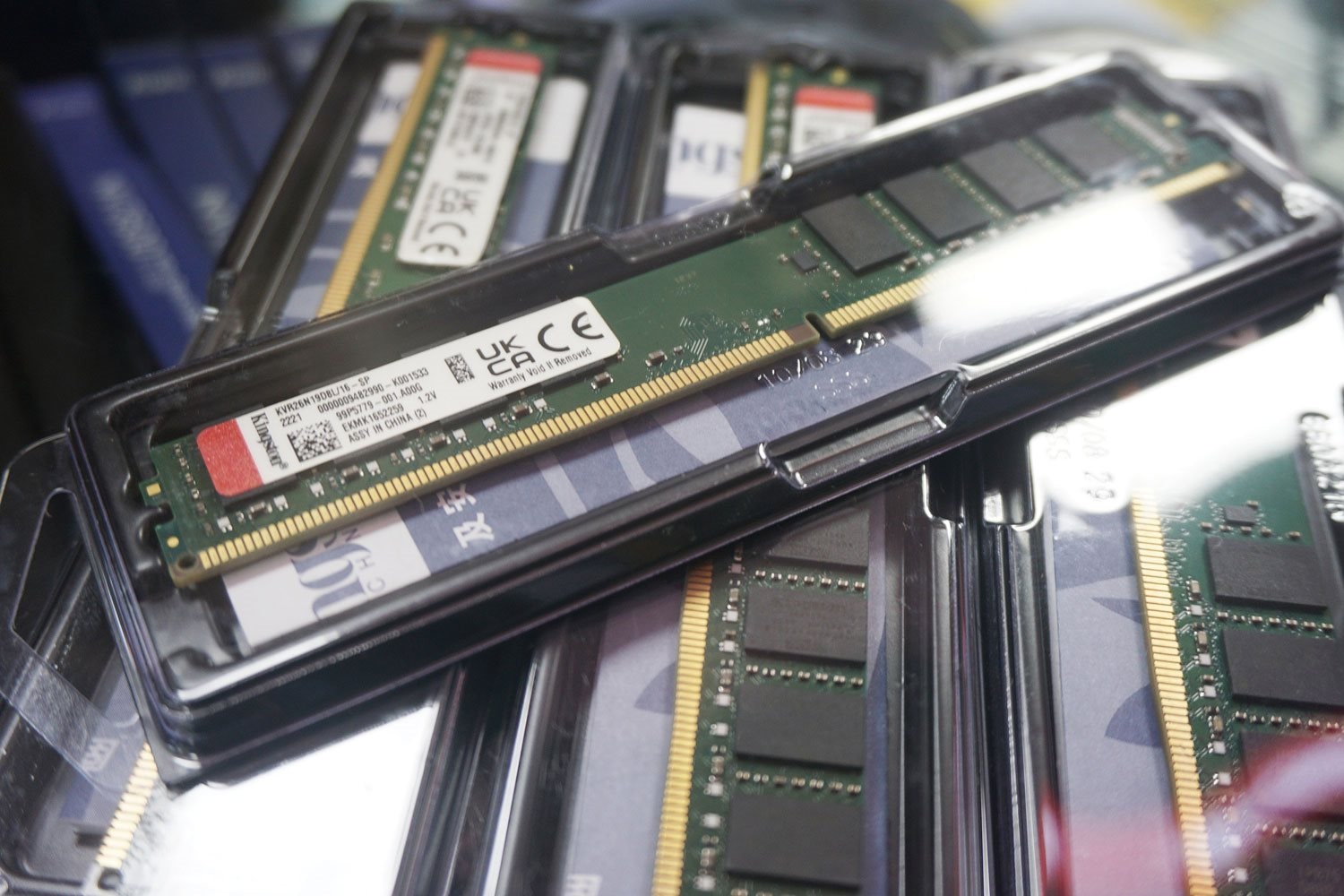 Thâm nhập thị trường chợ đen ‘chip’ lớn nhất thế giới, các tay buôn hốt bạc tỷ USD khi giá linh kiện tăng 95%, trở thành ‘vàng’ mới của ngành công nghệ - Ảnh 1