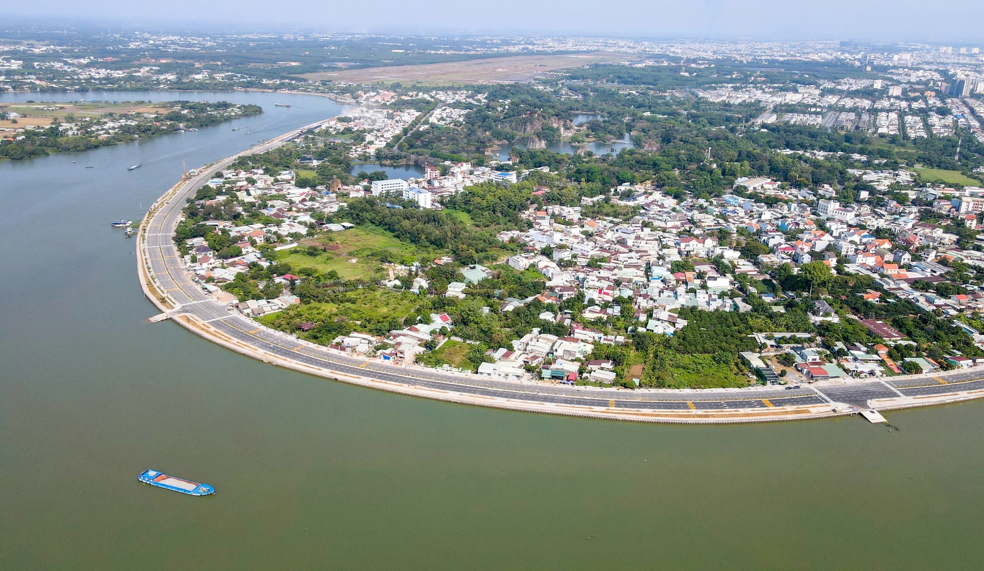 HĐND tỉnh Đồng Nai biểu quyết thông qua Nghị quyết điều chỉnh Quy hoạch tỉnh thời kỳ 2021-2030 - Ảnh 2