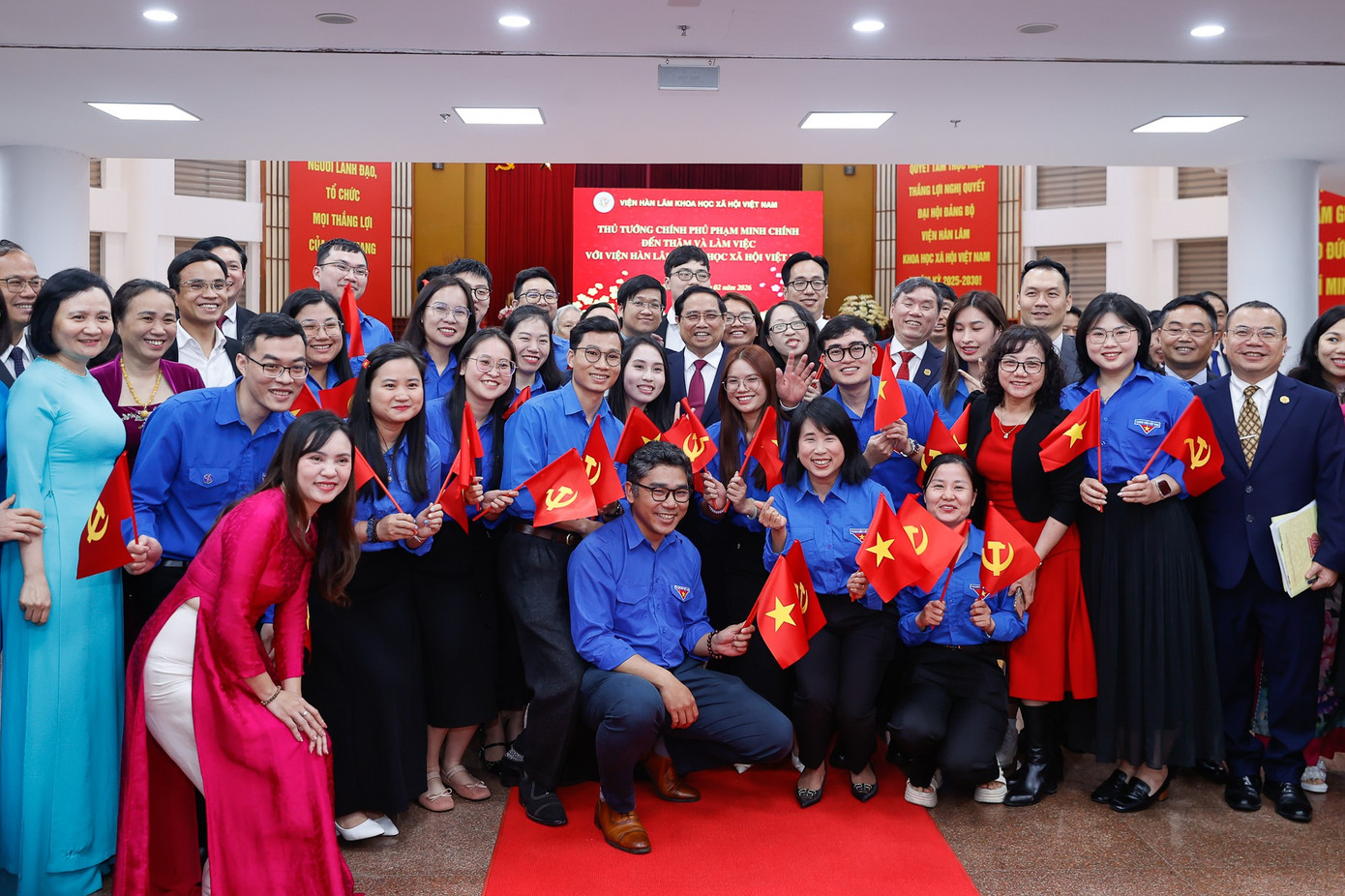 Thủ tướng nêu hàng loạt câu hỏi lớn cần lời giải thỏa đáng - Ảnh 2