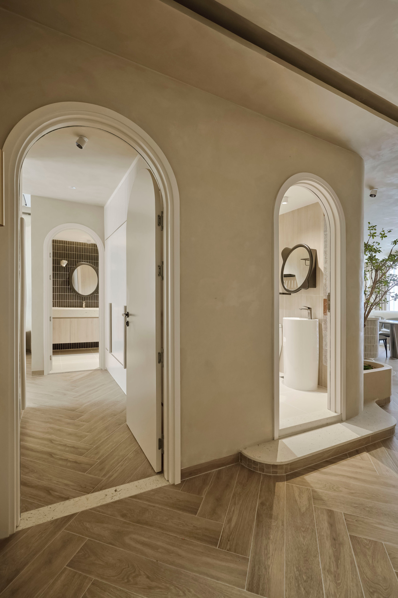 Tận dụng ánh sáng tự nhiên lan tỏa toàn bộ không gian của ngôi nhà hơn 120m2 - Ảnh 15