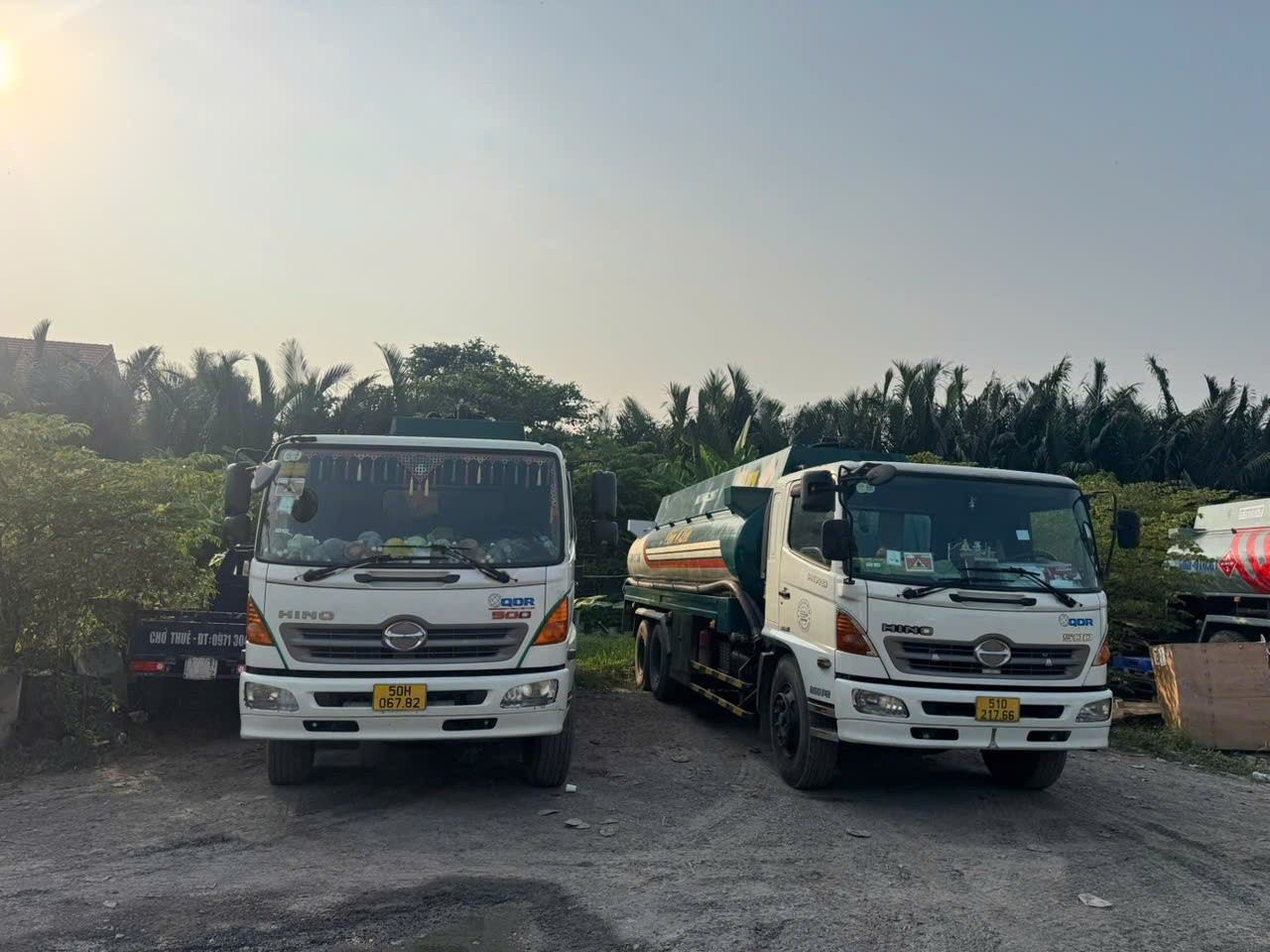 Lật tẩy 'công xưởng' sản xuất xăng RON A95 giả ở TPHCM - Ảnh 4