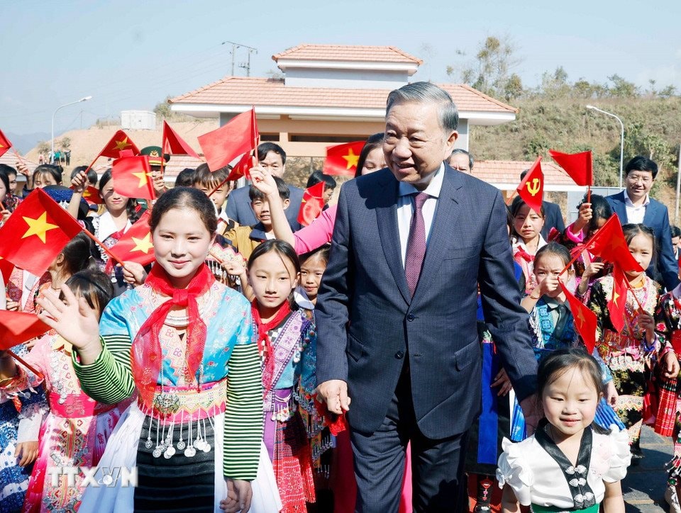 Tổng Bí thư Tô Lâm dự khánh thành trường nội trú 1.000 học sinh được Sun Group xây thần tốc trong 5 tháng - Ảnh 4