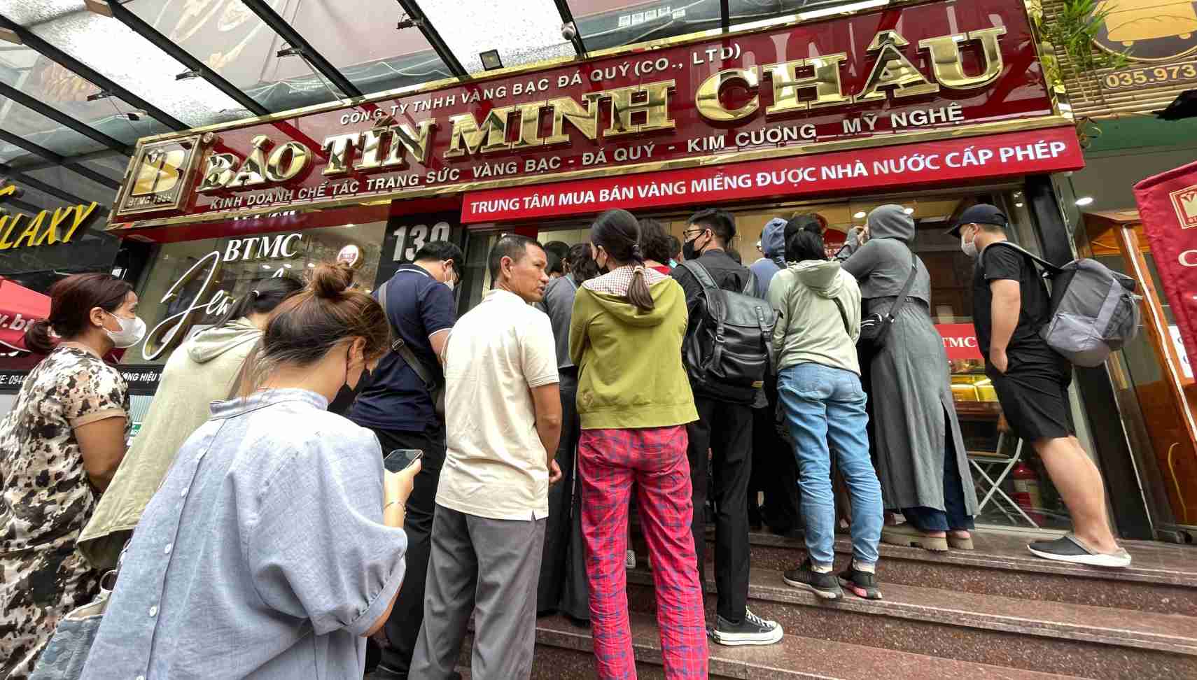 Giá vàng giảm mạnh chỉ còn hơn 160 triệu/cây: Người xếp hàng mua phải biết điều này để không mất công - Ảnh 4