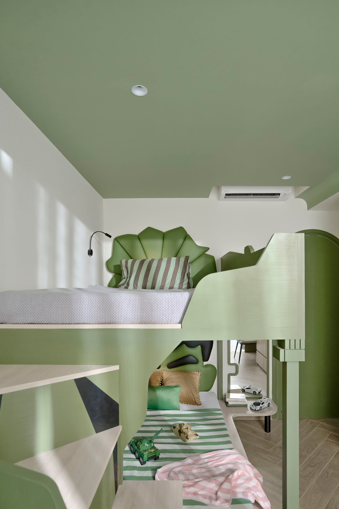 Tận dụng ánh sáng tự nhiên lan tỏa toàn bộ không gian của ngôi nhà hơn 120m2 - Ảnh 26