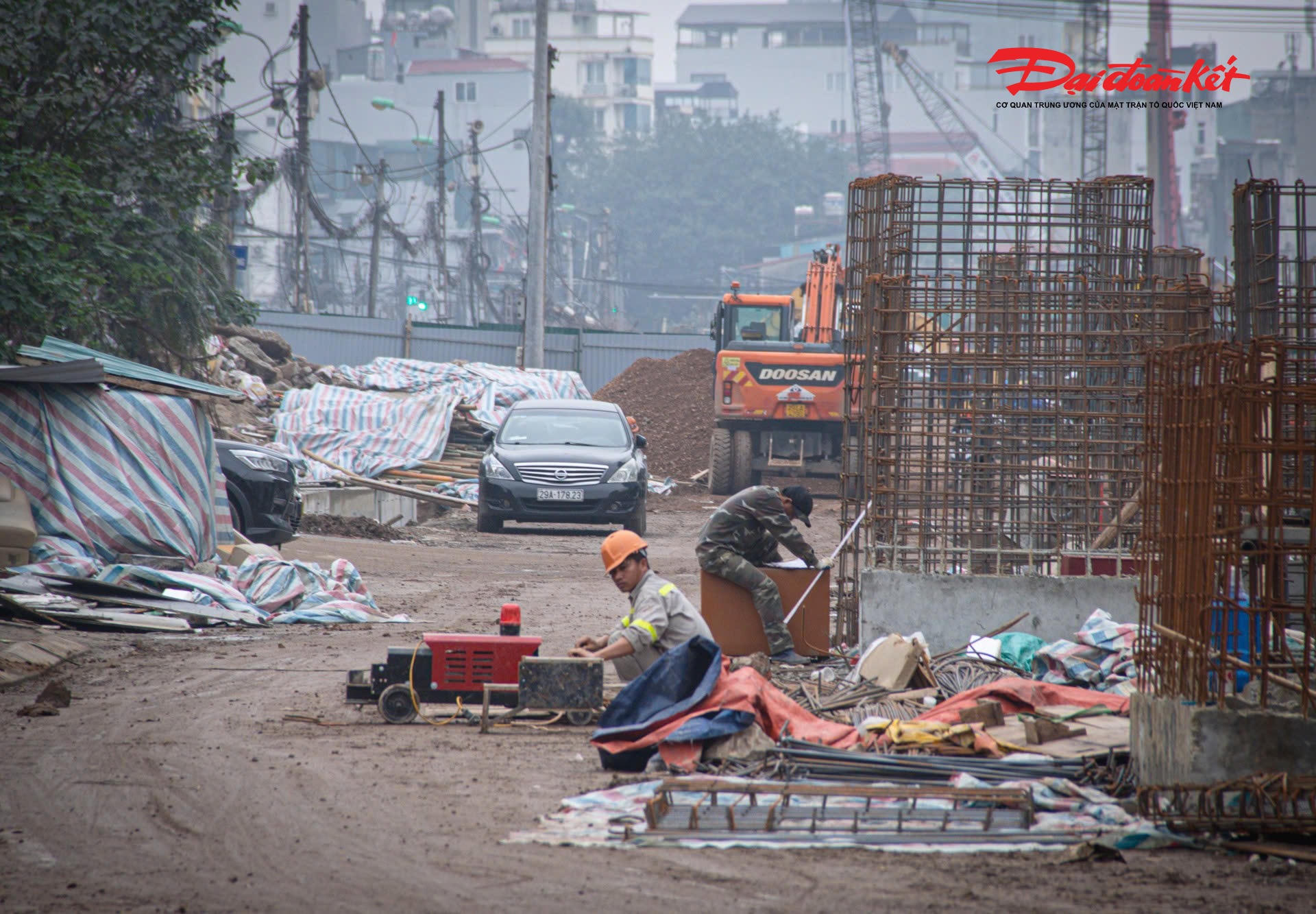 Vành đai 1 tăng tốc: 350m đoạn Hoàng Cầu – Voi Phục khoác “áo mới” - Ảnh 4