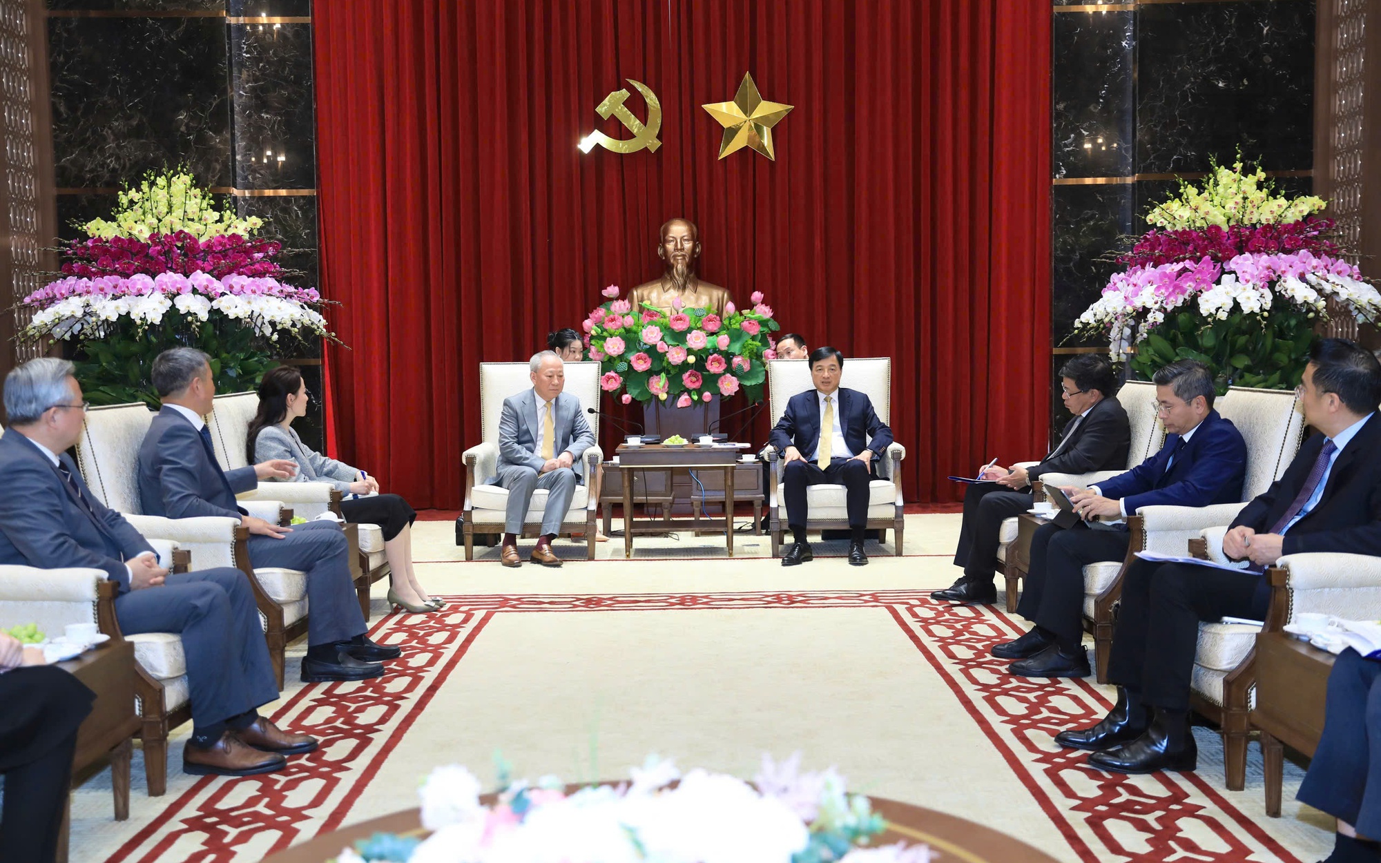 Triển khai cầu Tứ Liên cùng Vingroup, cầu Ngọc Hồi và metro 72.300 tỷ đồng, 'ông lớn' hạ tầng Trung Quốc tự tin điều này - Ảnh 1