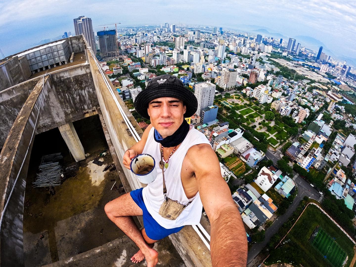 Cầm 200k rồi chạy biến đi mất, hành động quay lại của đứa trẻ vùng cao khiến khách Tây phải nể phục - Ảnh 6