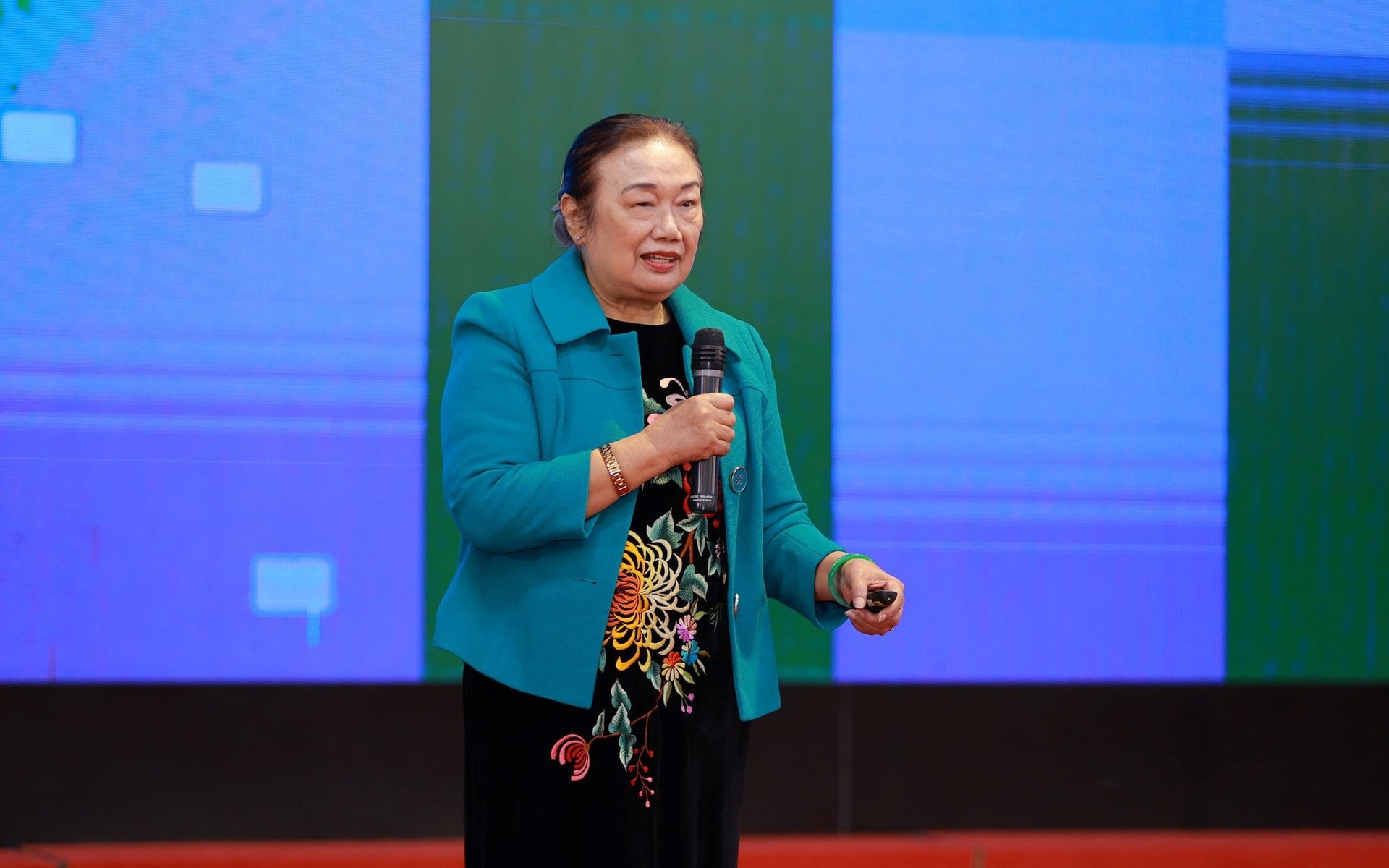 Một hộ kinh doanh có tới 5-10 tài khoản ngân hàng: Chuyên gia Thuế ra khuyến cáo về kê khai thuế - Ảnh 1