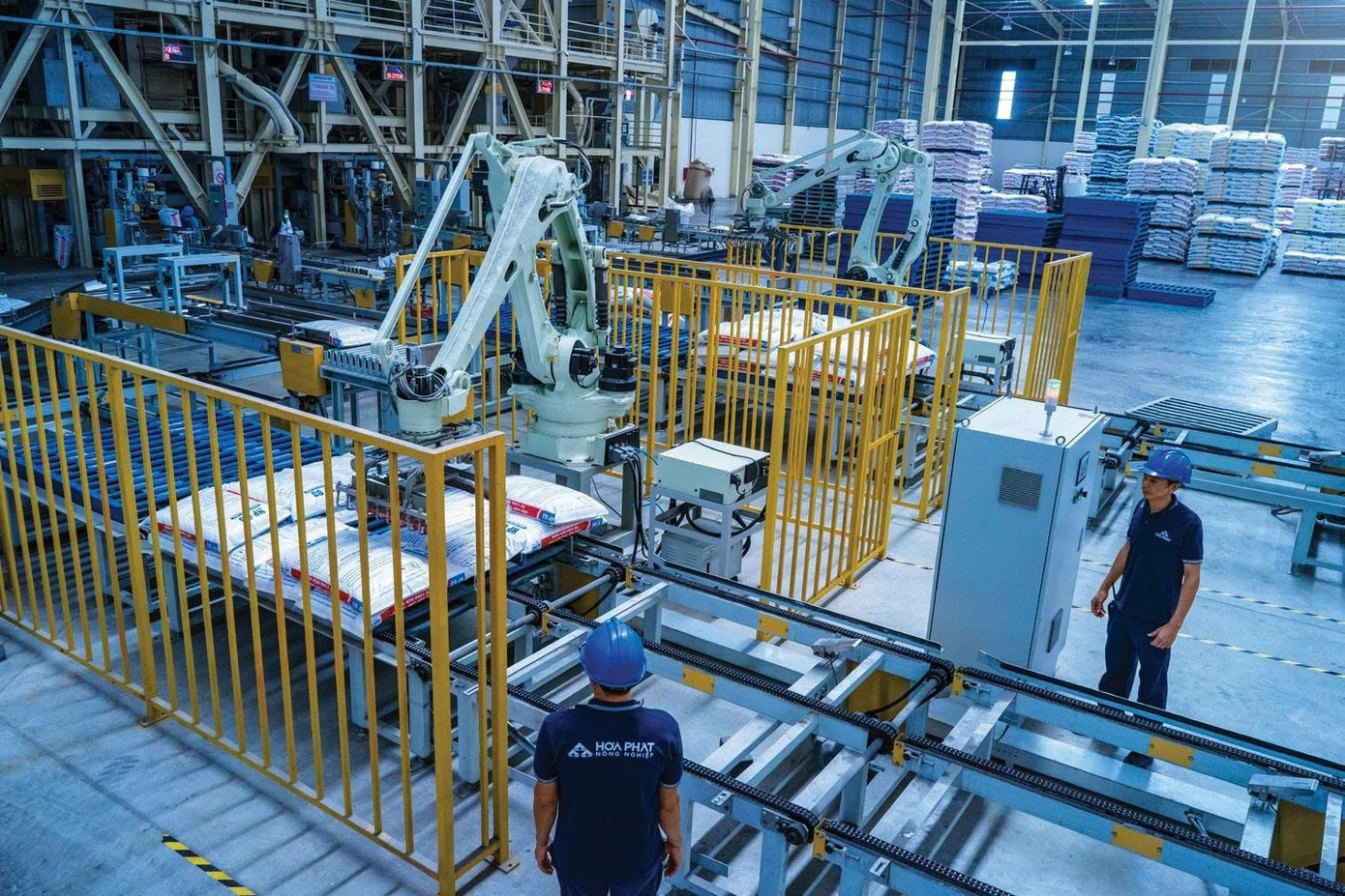 Loạt doanh nghiệp cán mốc doanh thu lịch sử - Ảnh 3