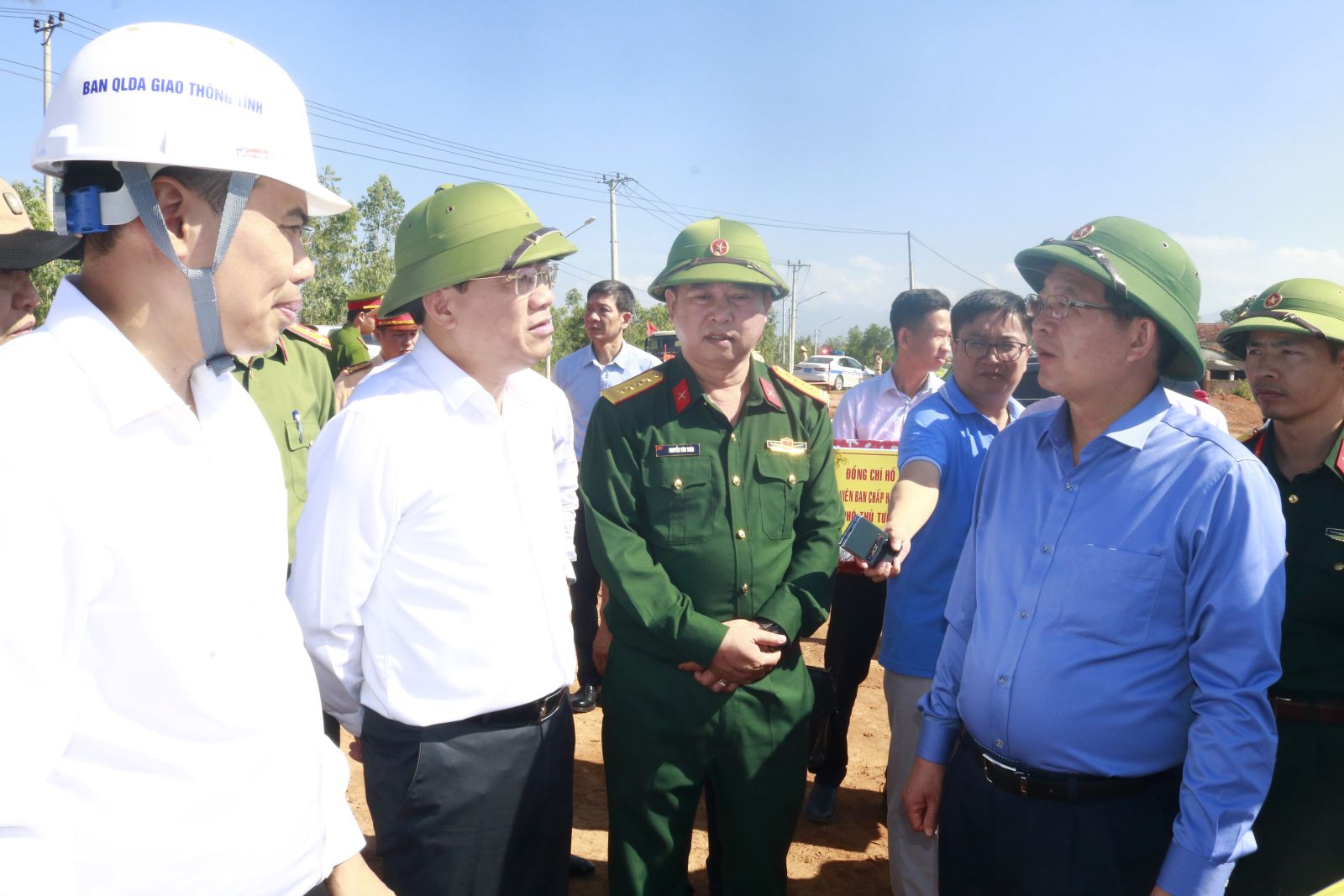 Phó Thủ tướng Hồ Quốc Dũng kiểm tra cao tốc Quy Nhơn – Pleiku thi công xuyên Tết - Ảnh 1