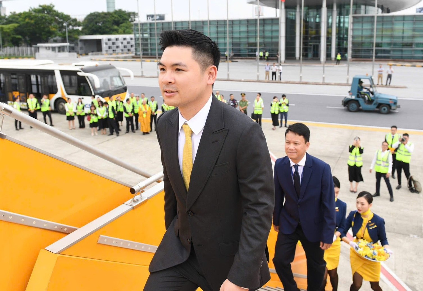 Chân dung chồng chủ tịch của Hoa hậu Đỗ Mỹ Linh, Đỗ Thị Hà ứng cử đại biểu Hội đồng nhân dân - Ảnh 3