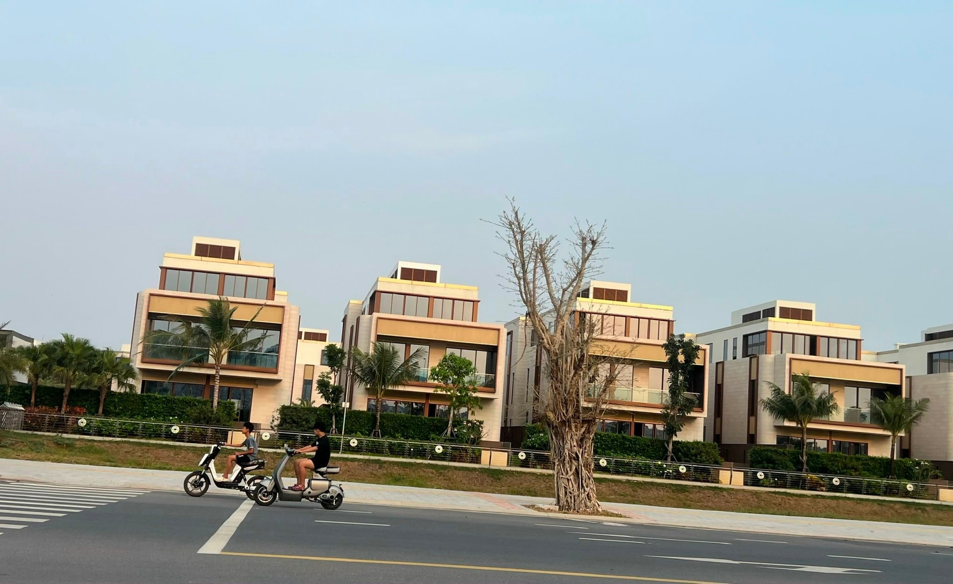 Một căn nhà bỏ hoang nhiều năm vẫn tăng giá gấp 2 - 3 lần có vô lý? - Ảnh 3