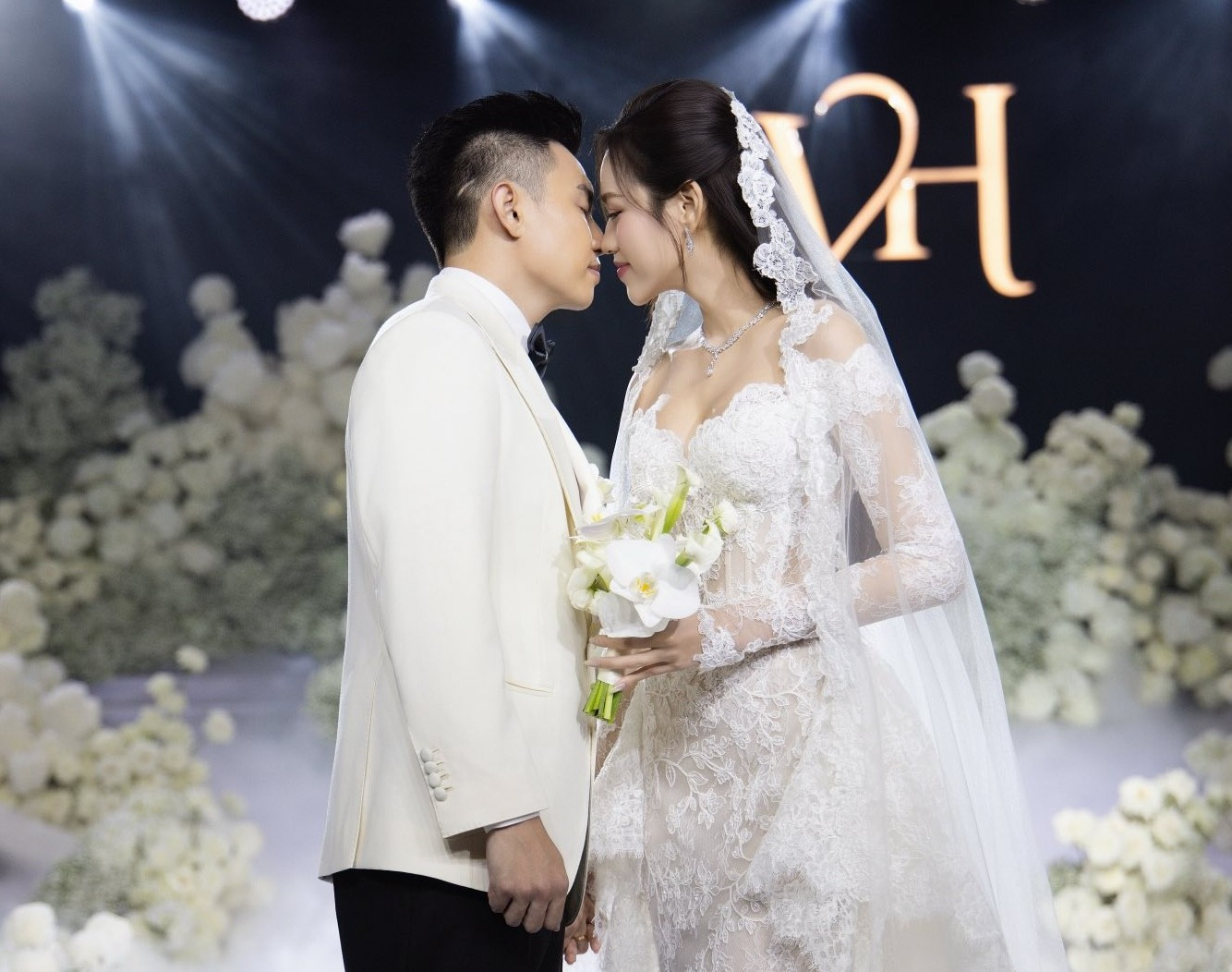 Chân dung chồng chủ tịch của Hoa hậu Đỗ Mỹ Linh, Đỗ Thị Hà ứng cử đại biểu Hội đồng nhân dân - Ảnh 12