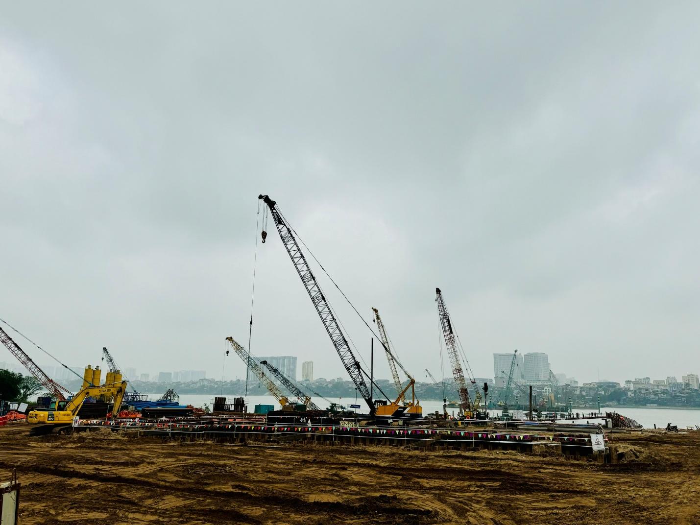 Sau gần 5 tháng khởi công, 'siêu cầu' vượt sông Hồng hơn 15.000 tỷ đồng nối phố cổ với Long Biên đang có tiến độ ra sao? - Ảnh 2