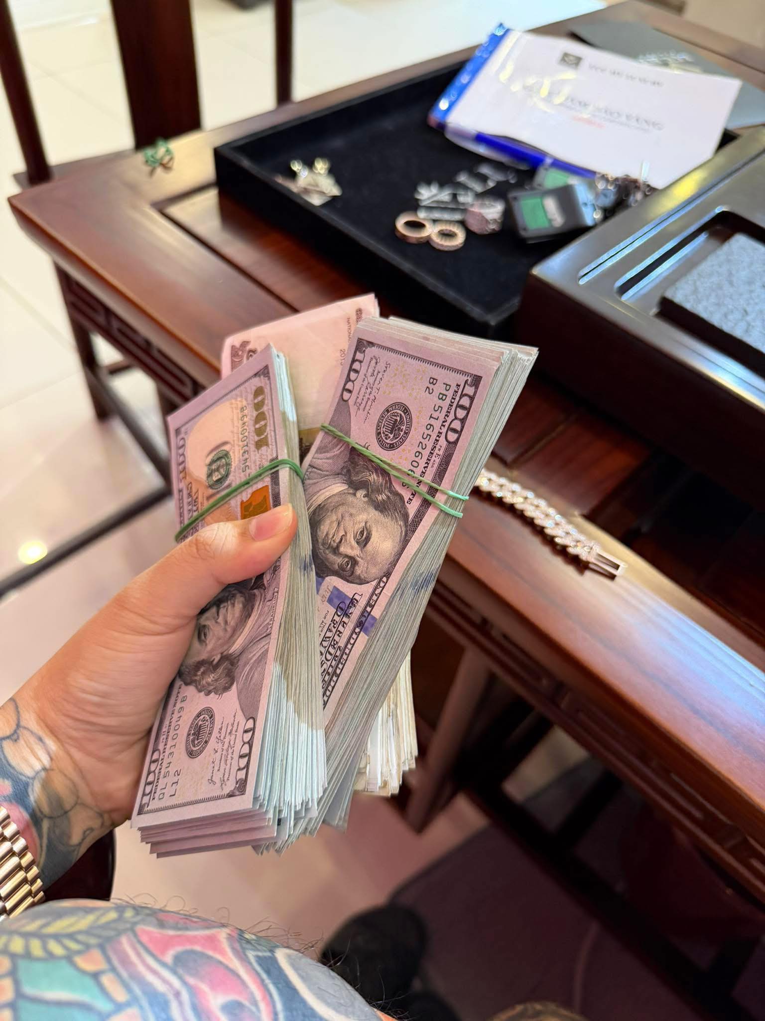 "Thảo Gà" là ai? Sự thật về anh chàng bán quần áo online trở thành CEO chuỗi cửa hàng kim cương chỉ sau 2 năm - Ảnh 5