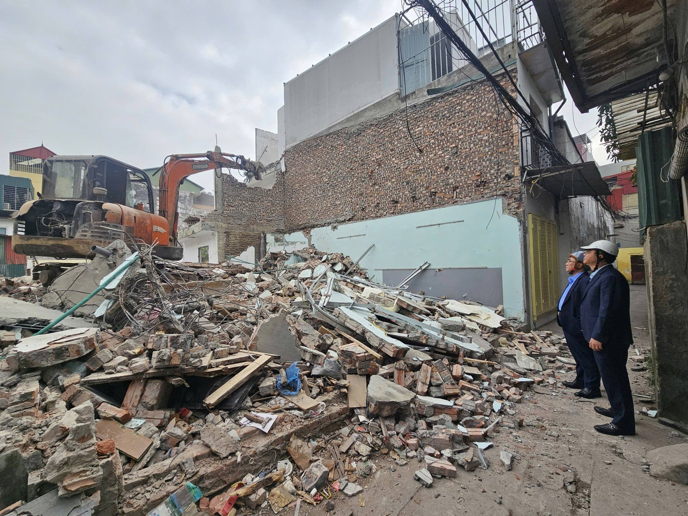 Hà Nội: Người dân tự nguyện tháo dỡ công trình thực hiện GPMB dự án đường Vành đai 2,5 - Ảnh 15