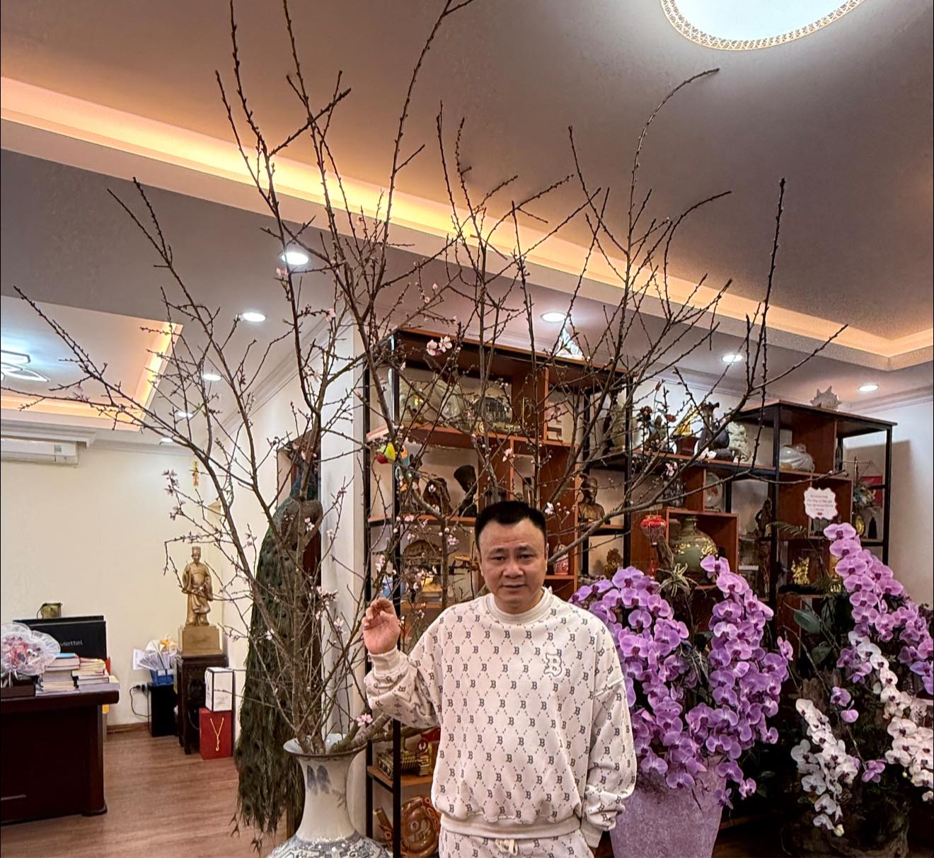 Điều đắt giá nhất trong nhà riêng của NSND Tự Long - Phó Giám đốc Nhà hát chèo Quân đội cận Tết - Ảnh 4