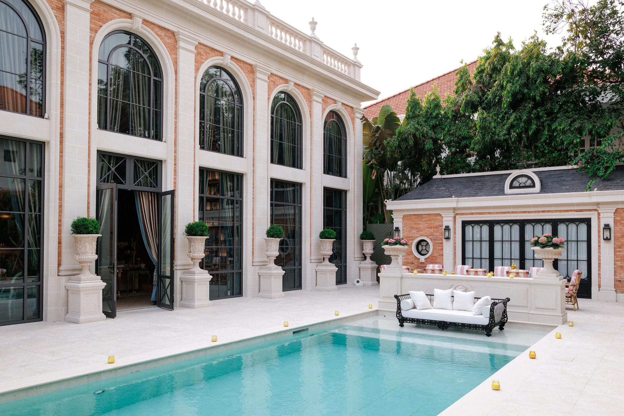 Biệt thự triệu đô ở TP.HCM của Thái Công bị chê "nhìn thôi đã thấy mệt" - Ảnh 13