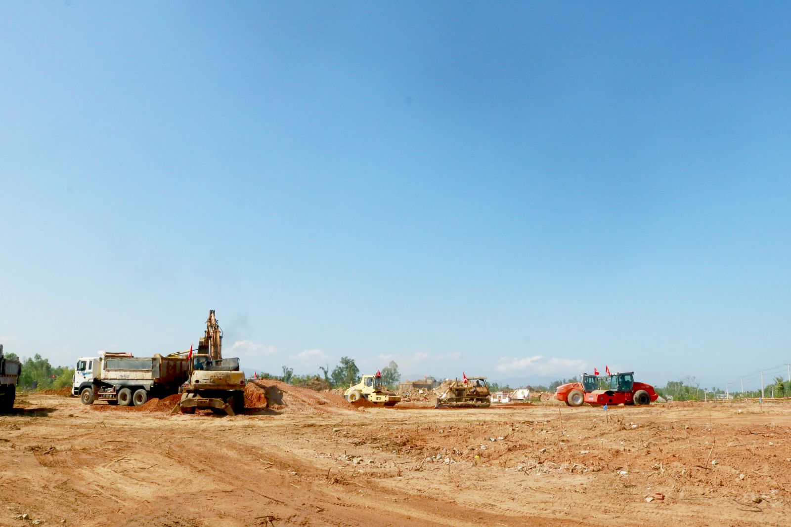 Phó Thủ tướng Hồ Quốc Dũng kiểm tra cao tốc Quy Nhơn – Pleiku thi công xuyên Tết - Ảnh 2