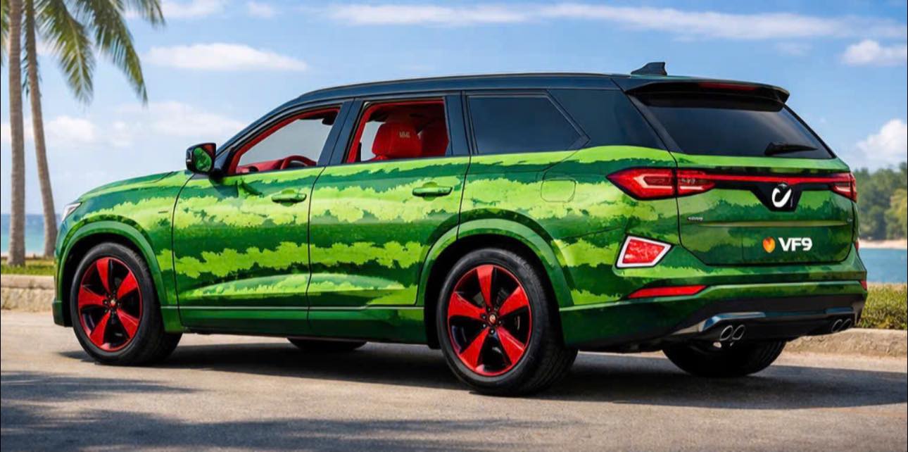 Cận Tết, Tuấn Hưng tìm nơi 'đổi áo' dưa hấu cho VinFast VF 9, muốn làm mới cả nội thất chiếc xe vợ tặng - Ảnh 1