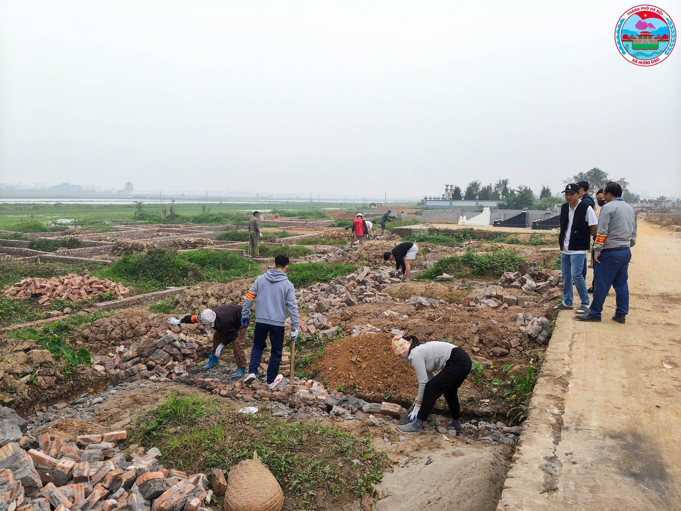 Xây hơn 80 mộ giả để 'giữ chỗ' - Ảnh 10