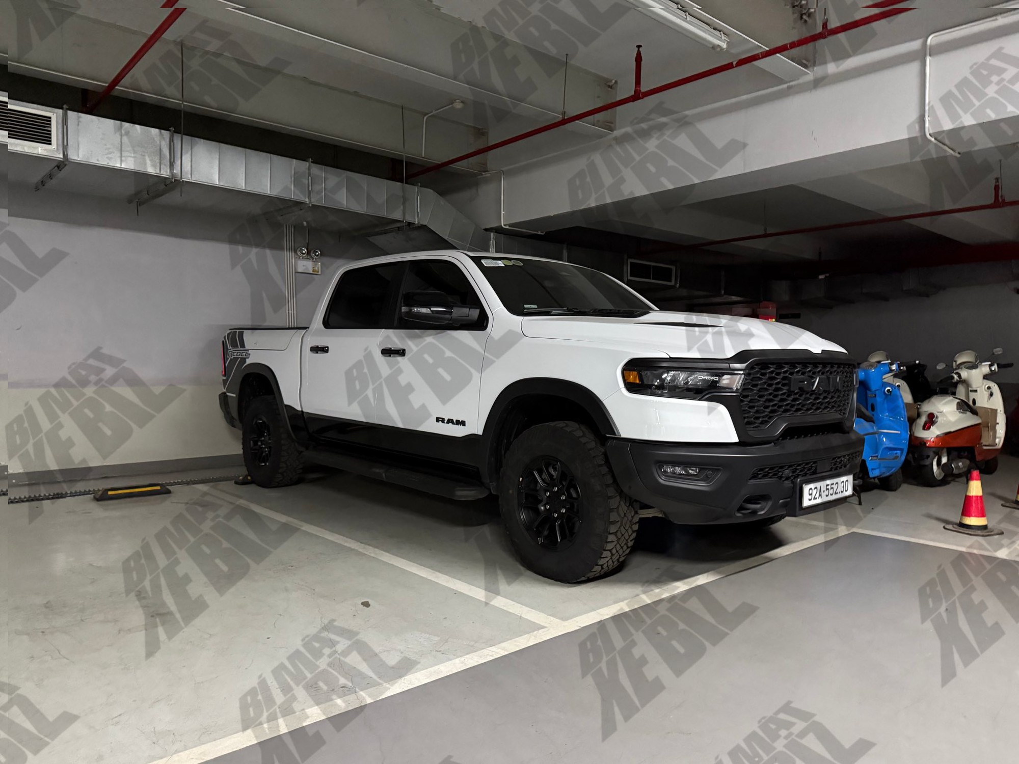 Lộ diện showroom Jeep, RAM sau khi về tay THACO phân phối: Chung nhà với Peugeot, đã có xe về, giá kỳ vọng rẻ hơn trước nhờ cấu hình mới - Ảnh 2