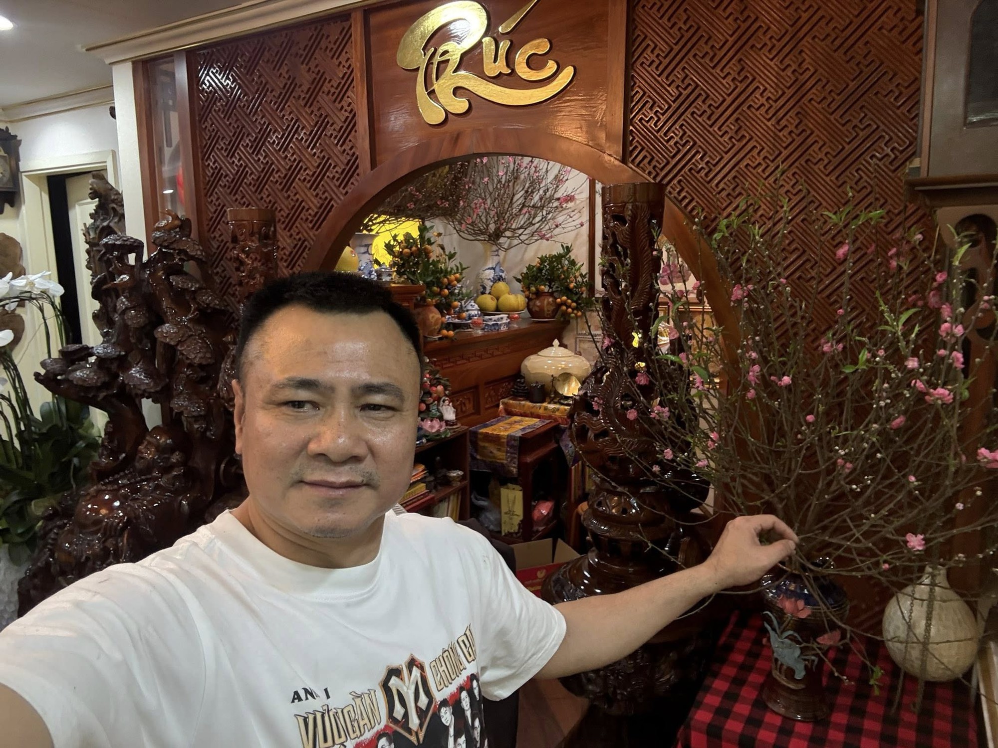 Điều đắt giá nhất trong nhà riêng của NSND Tự Long - Phó Giám đốc Nhà hát chèo Quân đội cận Tết - Ảnh 6