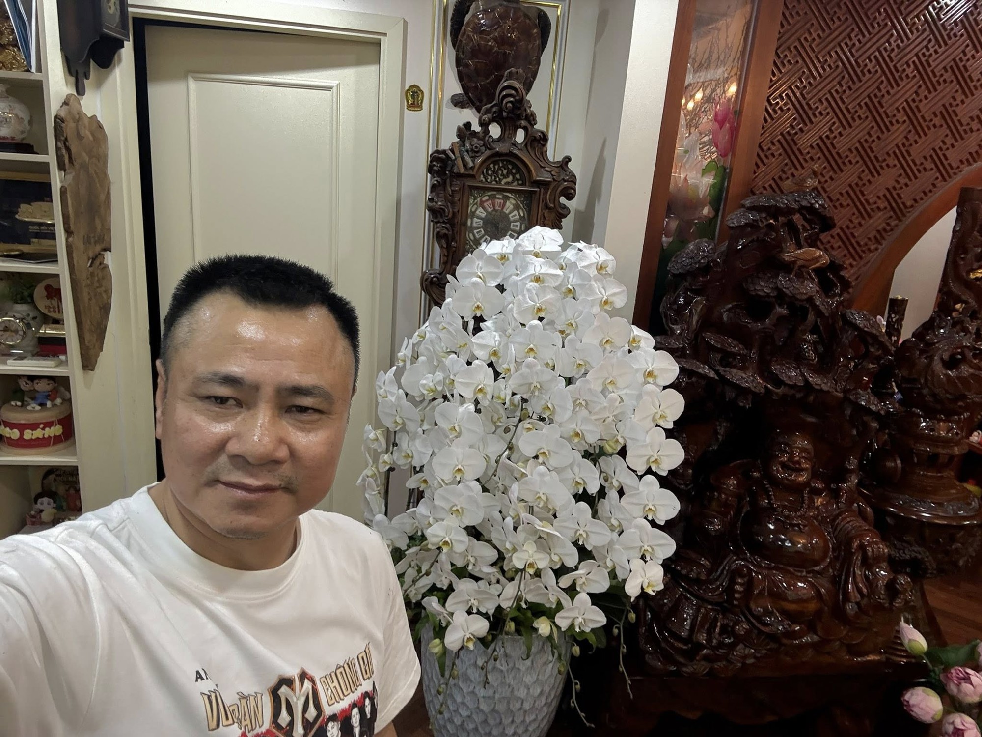 Điều đắt giá nhất trong nhà riêng của NSND Tự Long - Phó Giám đốc Nhà hát chèo Quân đội cận Tết - Ảnh 2