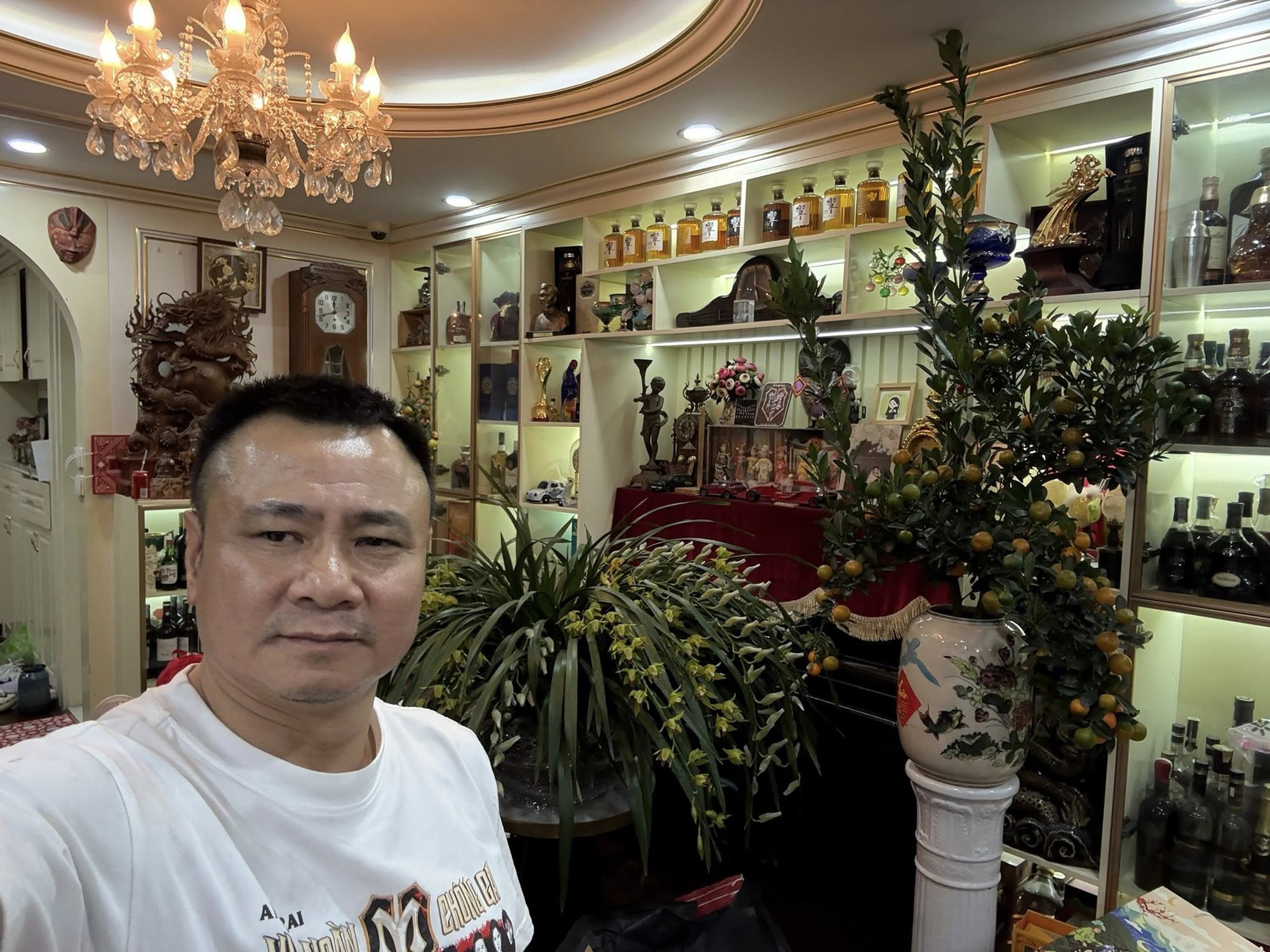Điều đắt giá nhất trong nhà riêng của NSND Tự Long - Phó Giám đốc Nhà hát chèo Quân đội cận Tết - Ảnh 3