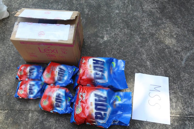 Tịch thu hàng tấn tang vật sau khi khám xét 5 địa điểm: 'Giật mình' danh sách hạt nêm, nước mắm giả - Ảnh 7