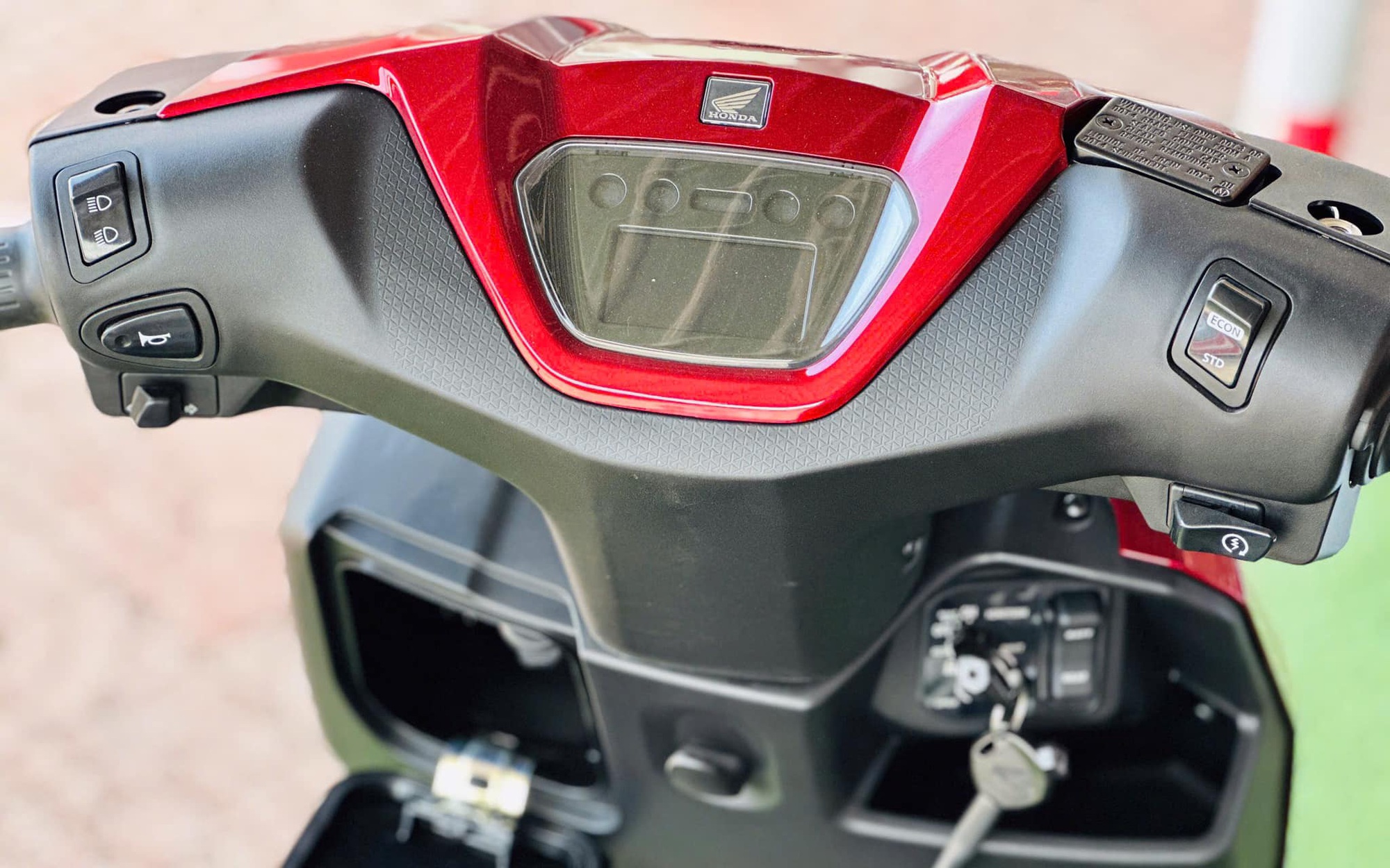 Honda ICON e: được khuyến mãi chính hãng nhưng đại lý còn giảm khủng gấp đôi: Giá thực tế rẻ hơn Wave nếu chấp nhận kiểu trả phí này - Ảnh 6