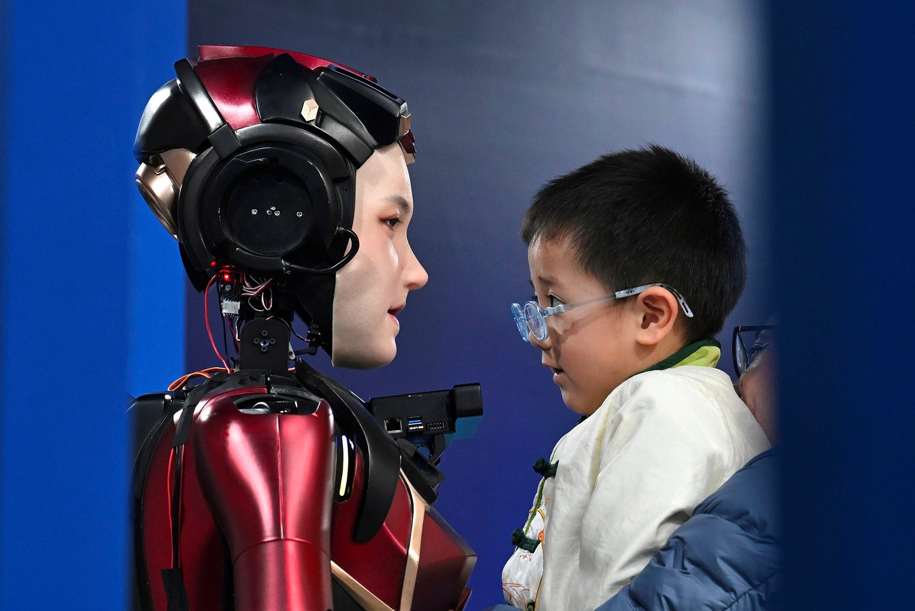 Nếu robot Trung Quốc được gọi bằng chữ "kinh ngạc", Mỹ là "ấn tượng" thì của Nga sẽ gọi bằng từ đặc biệt này - Ảnh 1