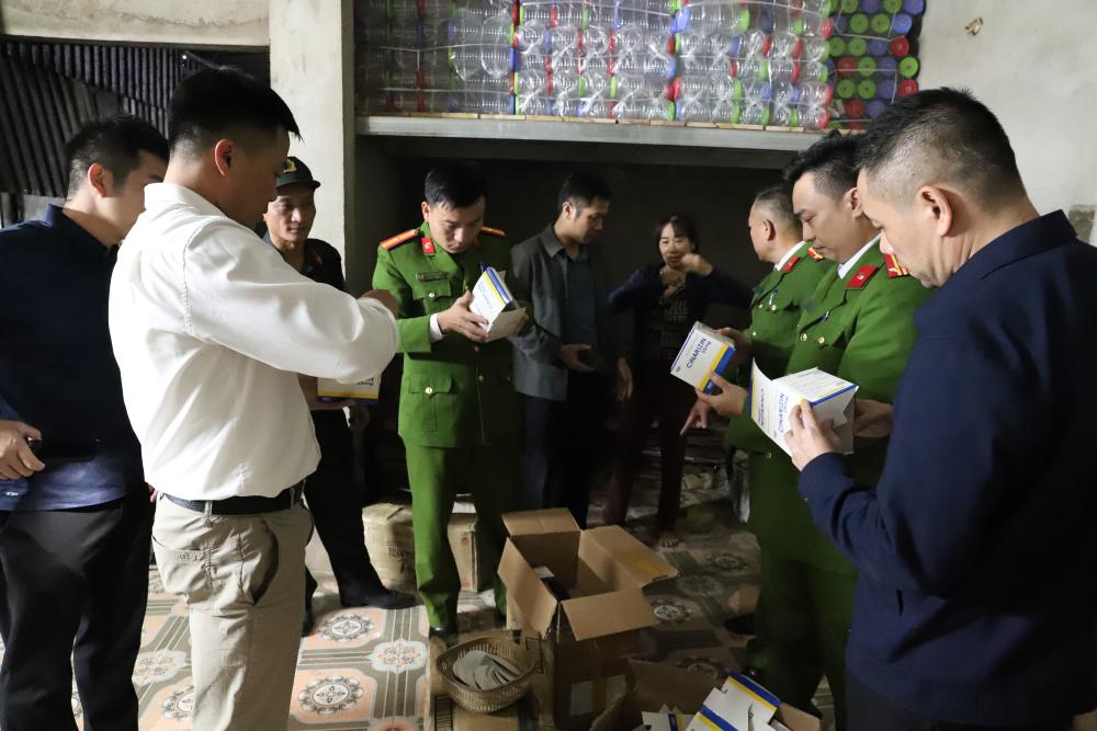 Rúng động Hà Tĩnh: Bóc gỡ đường dây sản xuất thuốc đông y tăng cân giả, thu giữ hơn 1 tấn viên hoàn - Ảnh 3