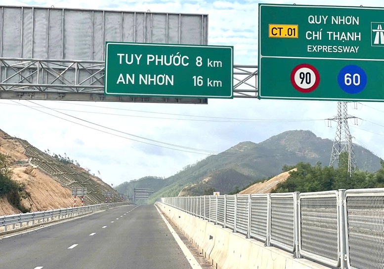 Hai tuyến cao tốc qua miền Trung thông xe 90km trước Tết Nguyên đán - Ảnh 1