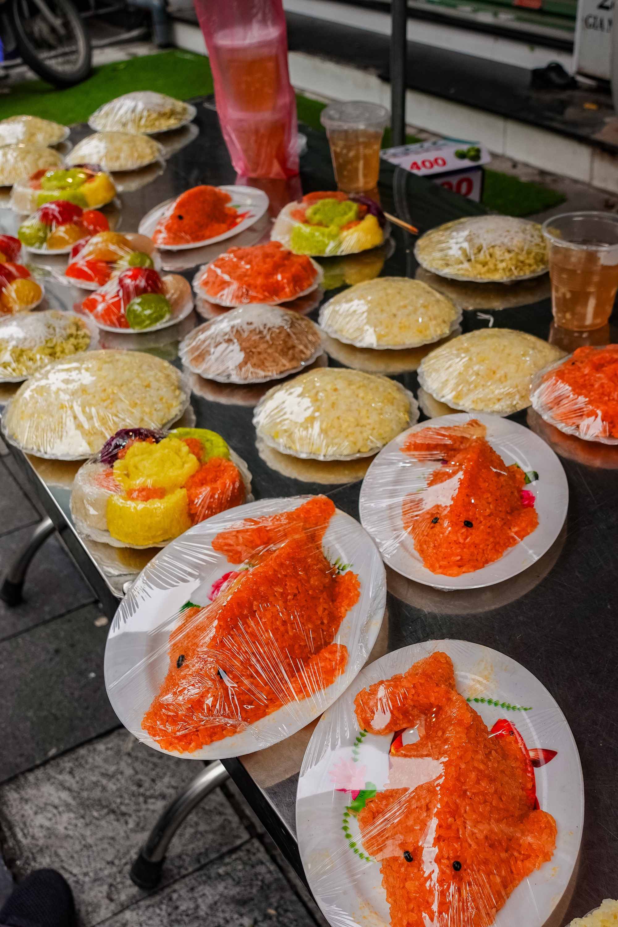 Gà luộc 1 triệu/con vẫn đổ xô mua - đây là khu chợ hot nhất Hà Nội hôm nay! - Ảnh 9