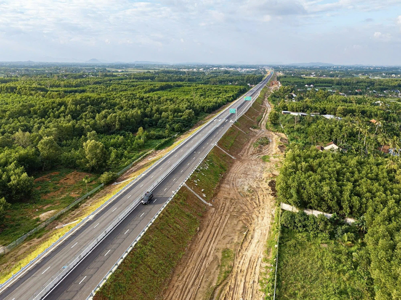 Cao tốc Quảng Ngãi - Hoài Nhơn hoàn thiện công tác vận hành, sẵn sàng phục vụ người dân về quê ăn Tết - Ảnh 2