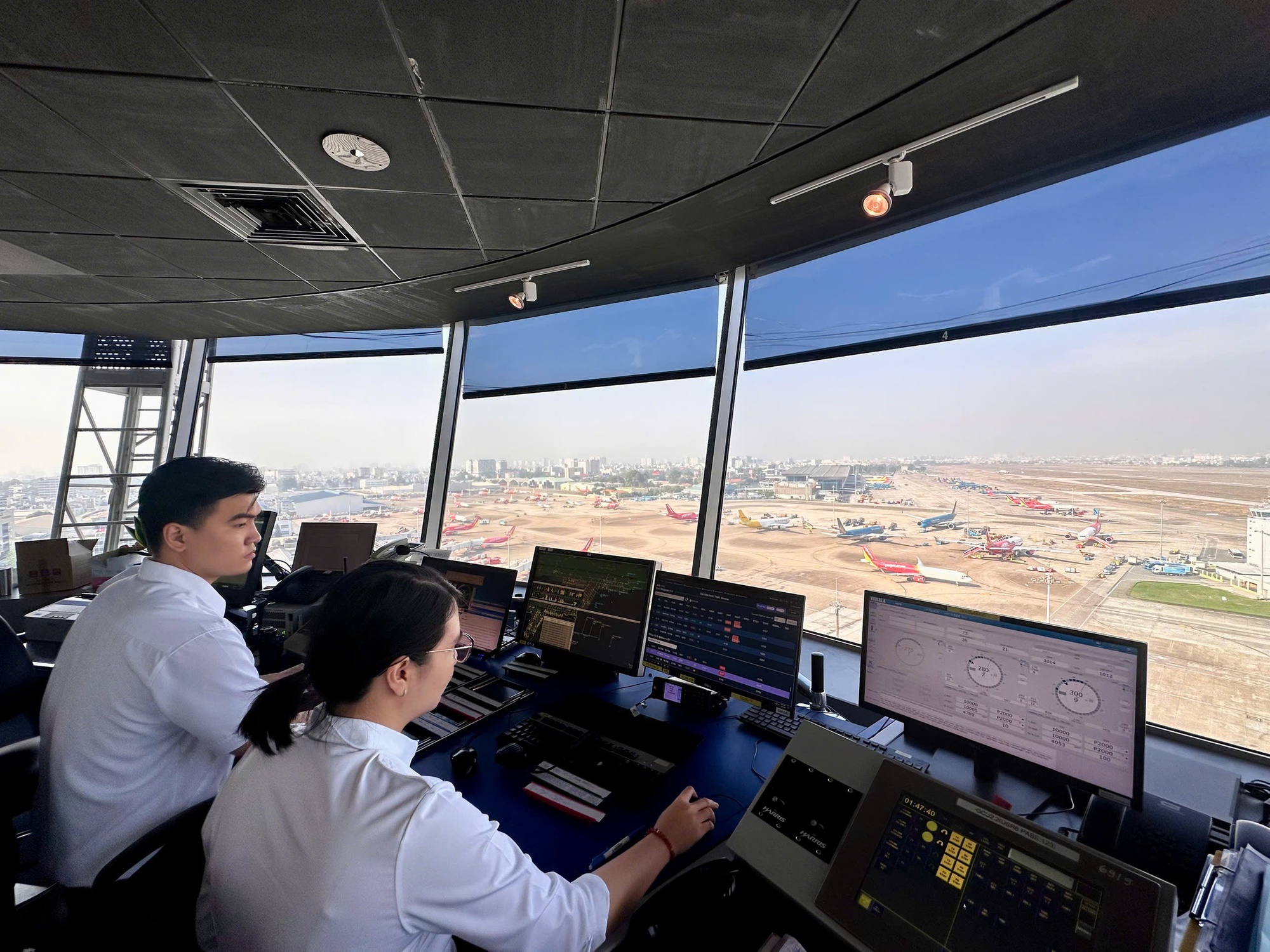 Tân Sơn Nhất lập kỷ lục hơn 1.000 chuyến bay/ngày dịp cận Tết - Ảnh 1