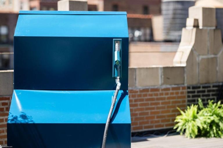 Phát minh như khoa học viễn tưởng gây chấn động ngành năng lượng: Biến không khí thành xăng xe, thành ‘1 mũi tên trúng 2 đích’ nan giải của thế giới - Ảnh 1