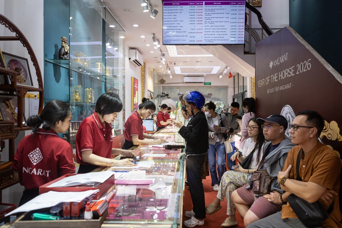 Cuối ngày 25-2, giá vàng miếng neo cao, nhiều công ty ra thông báo quan trọng - Ảnh 3