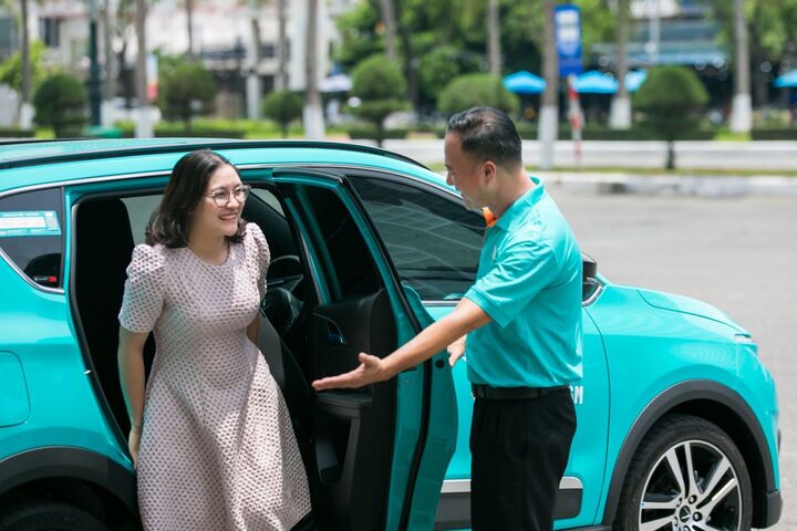 Đến năm 2030, toàn bộ taxi ở Hà Nội chuyển sang xe điện - Ảnh 1