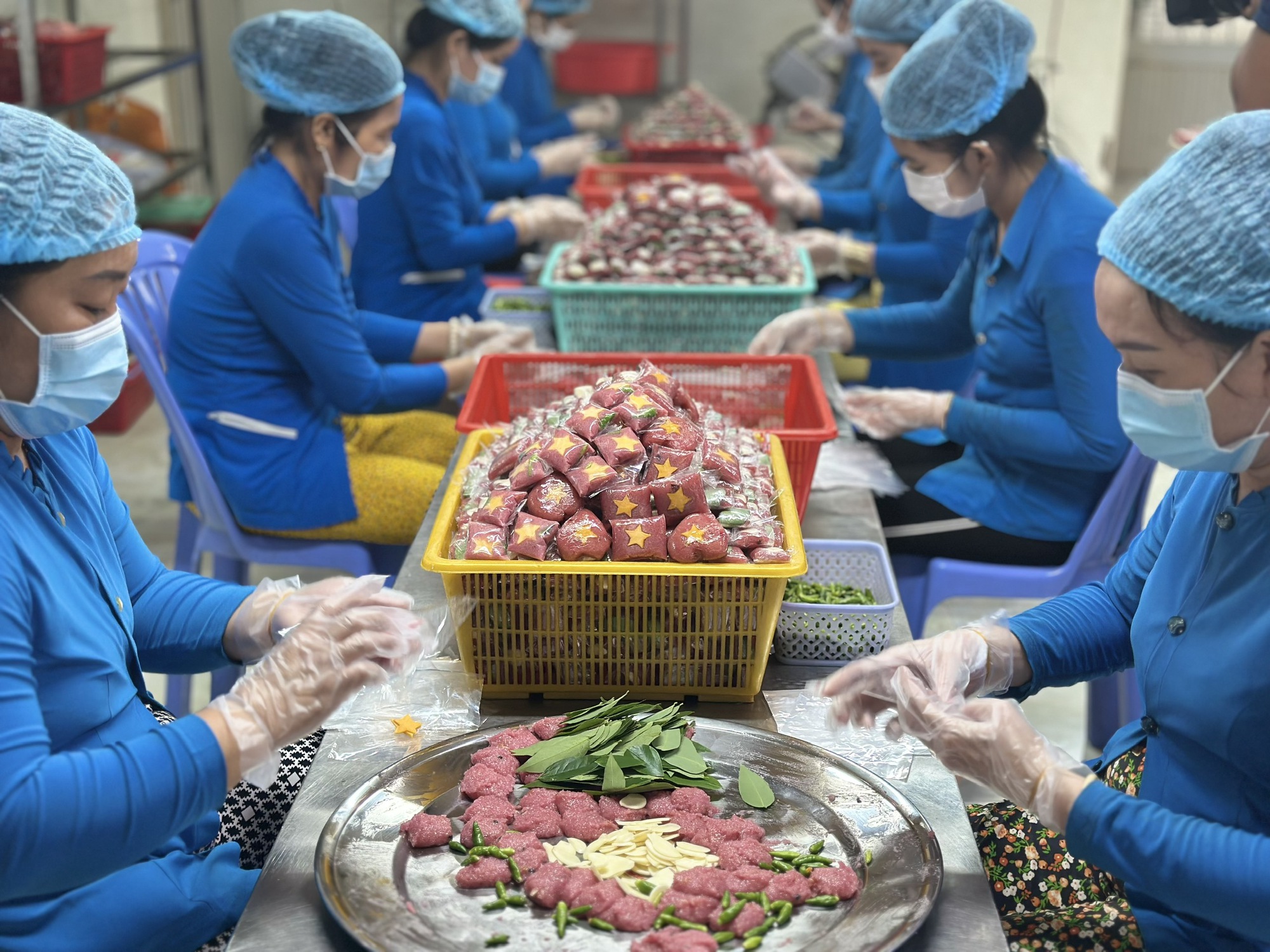 “Vương quốc” nem Lai Vung chạy đua với Tết - Ảnh 14