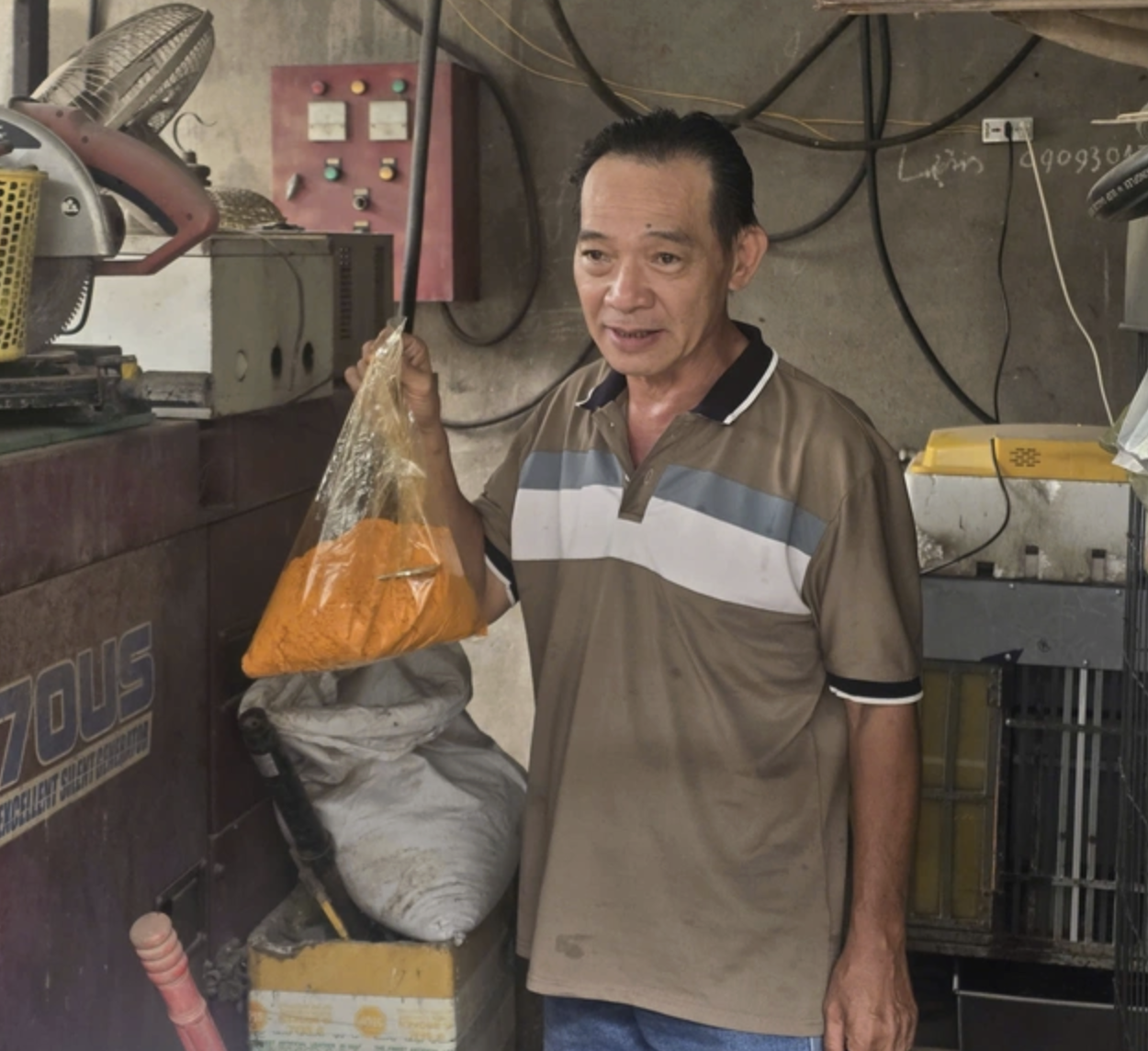 Góc khuất vụ xăng A95 giả vừa bị Công an TPHCM triệt phá - Ảnh 1