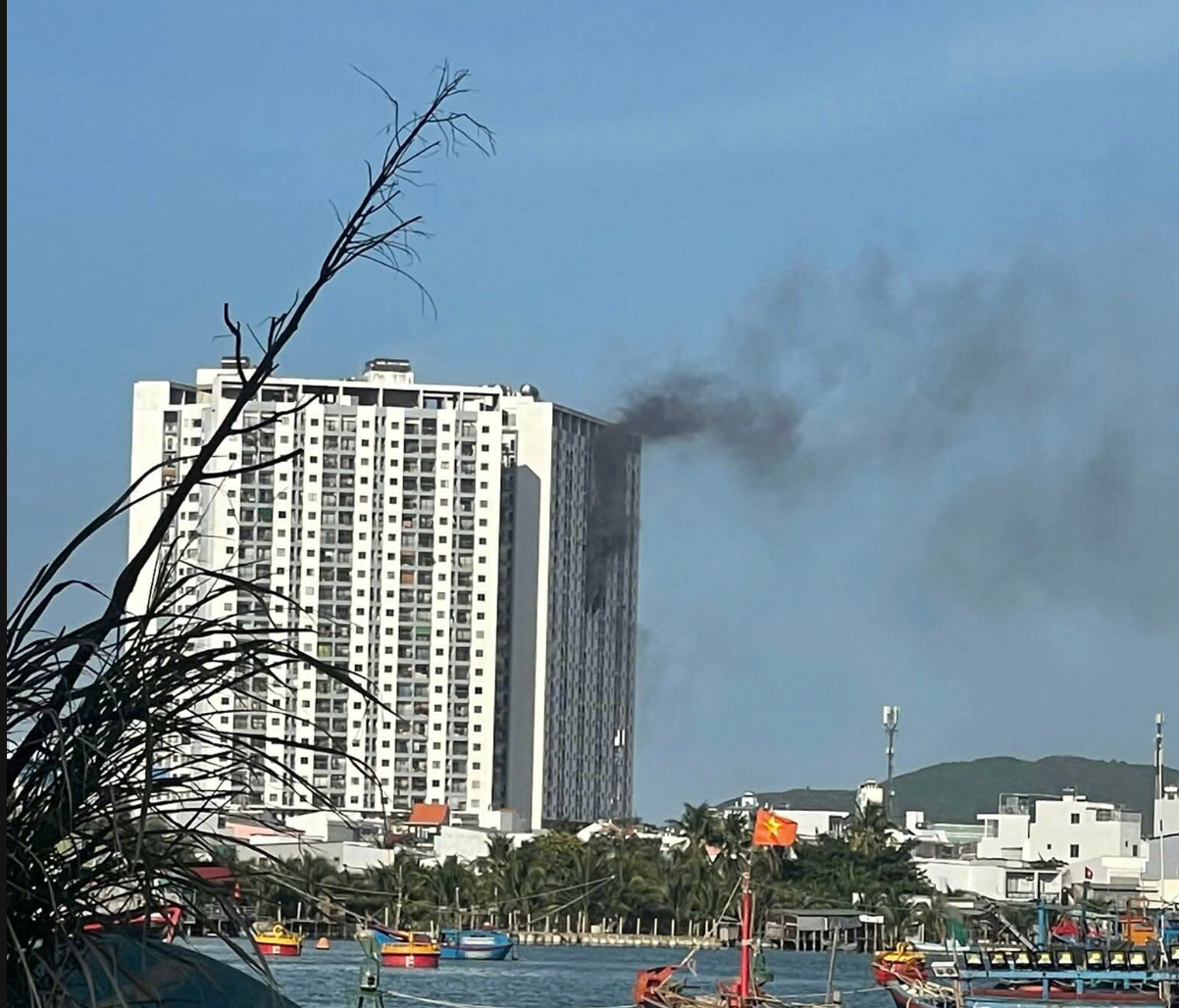 Cháy chung cư ở Nha Trang khiến 2 người tử vong - Ảnh 1