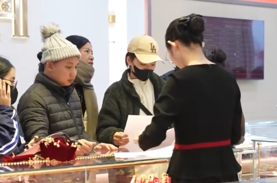 Mất hóa đơn mua vàng có bán lại được không? - Ảnh 2