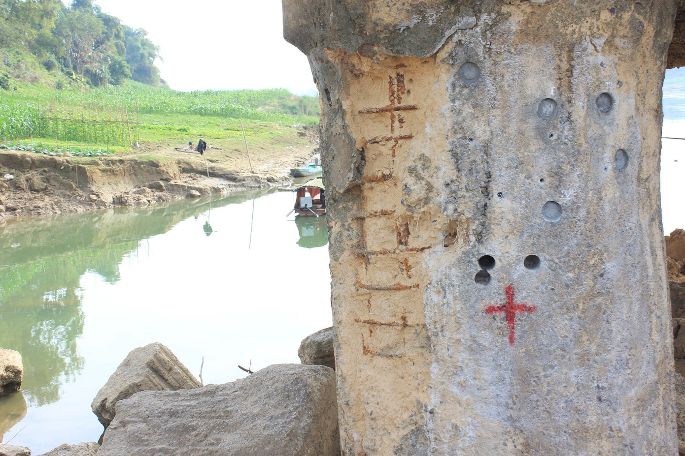 Vụ trụ cầu Sông Lô gỉ sét: Đơn vị thi công ban đầu trực tiếp sửa chữa - Ảnh 2