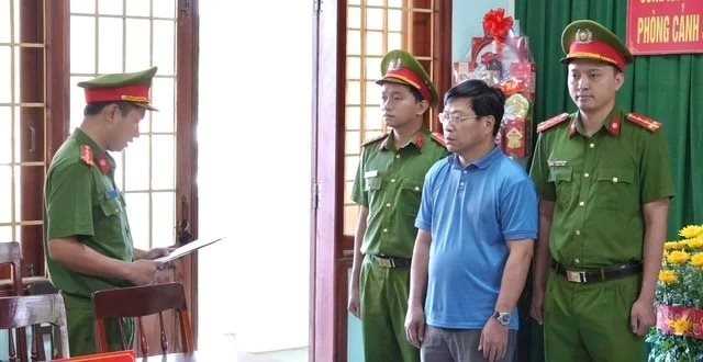 Khởi tố Giám đốc lắp camera để "canh" công an, thu lợi bất chính - Ảnh 1