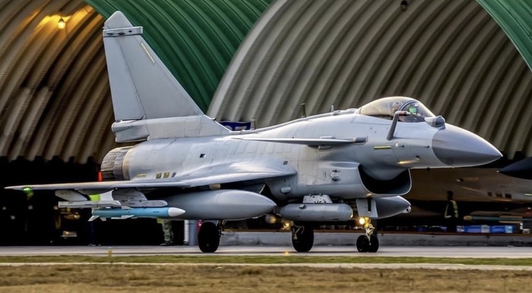 Ký thỏa thuận định mua 24 chiếc F-15, quốc gia Đông Nam Á bất ngờ đổi sang J-10 của Trung Quốc - Ảnh 2