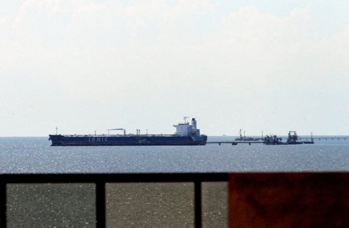 Ba tàu chở dầu cỡ lớn lên đường đến Venezuela bốc hàng, hướng đến một quốc gia Nam Á - Ảnh 1