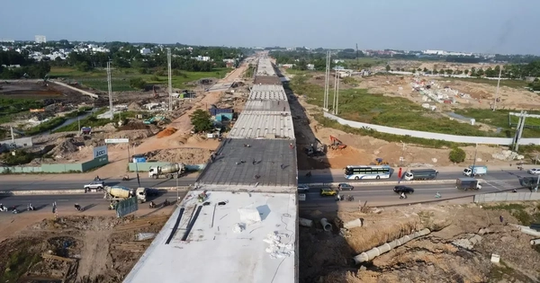 300 kỹ sư, công nhân làm việc xuyên kỳ nghỉ trên công trường Vành đai 3 TPHCM