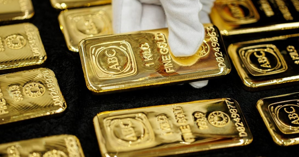 Vàng thế giới "bốc hơi" 1.000 USD: Chuyện gì đang xảy ra?